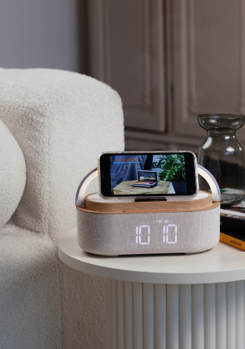 Bluetooth стерео-колонка "Smart Band" 10Вт (2х5Вт) с беспроводным (15W) ЗУ, лампой, часами, FM радио, бежевый